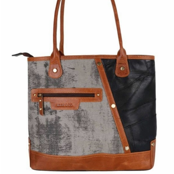 VAAN & CO Handbags - Vaan & Co Leather Tote Bag